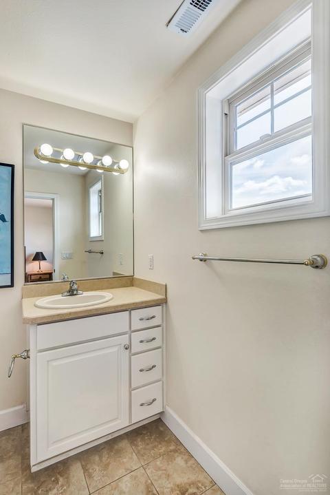 896 NW Stonepine Dr, Bend, OR 97703 photo 18