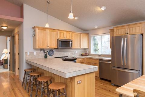 20513 Prospector Loop, Bend, OR 97702 photo 10