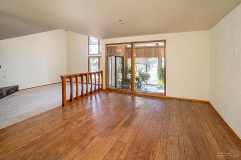 21565 Dale, Bend, OR 97701 photo 5