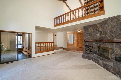 21565 Dale, Bend, OR 97701 photo 4