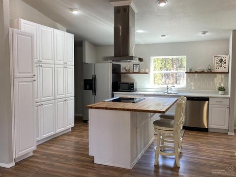 17055 Kasserman Dr, Bend, OR 97707 photo 3