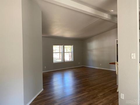 17055 Kasserman Dr, Bend, OR 97707 photo 7