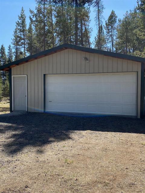 17055 Kasserman Dr, Bend, OR 97707 photo 2