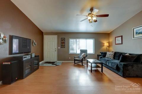 60083 Cheyenne Rd, Bend, OR 97702 photo 2