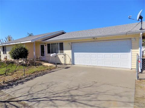 202 Cowlitz Ave, Umatilla, OR 97882 photo 2