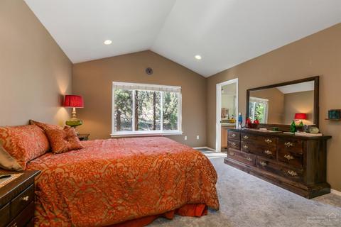 19582 Brookside Way, Bend, OR 97702 photo 9