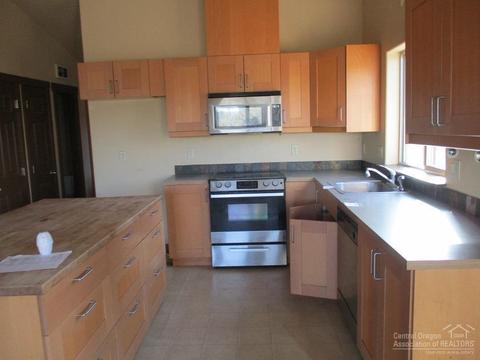 64620 Jan Dr, Bend, OR 97701 photo 7