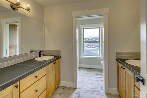 60073 SE Ruby Peak Loop, Bend, OR 97702 photo 17