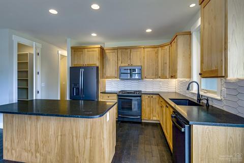 60073 SE Ruby Peak Loop, Bend, OR 97702 photo 8