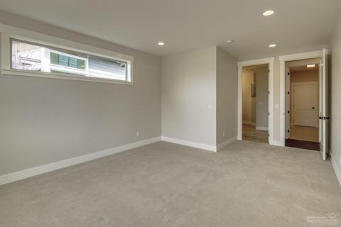 60073 SE Ruby Peak Loop, Bend, OR 97702 photo 10
