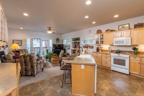 19590 Brookside Way, Bend, OR 97702 photo 4