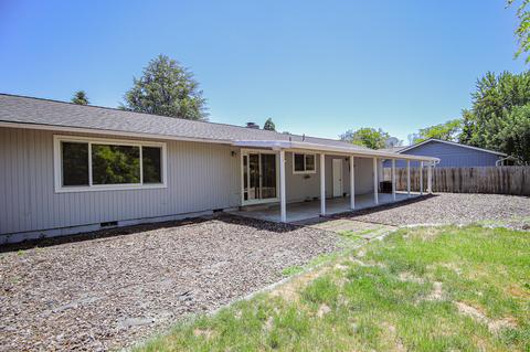 235 Shadow Lawn Dr, Eagle Point, OR 97524 photo 4