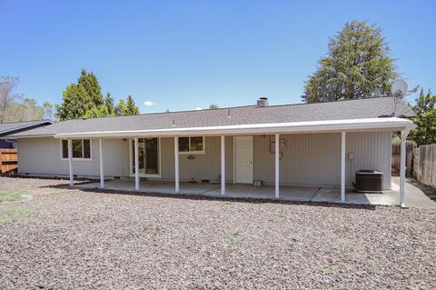 235 Shadow Lawn Dr, Eagle Point, OR 97524 photo 3