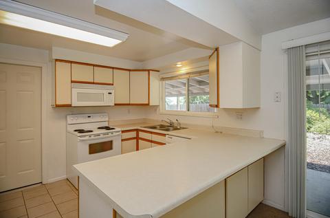 235 Shadow Lawn Dr, Eagle Point, OR 97524 photo 9