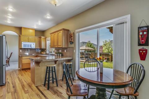 319 SE Springer Ct, Bend, OR 97702 photo 8