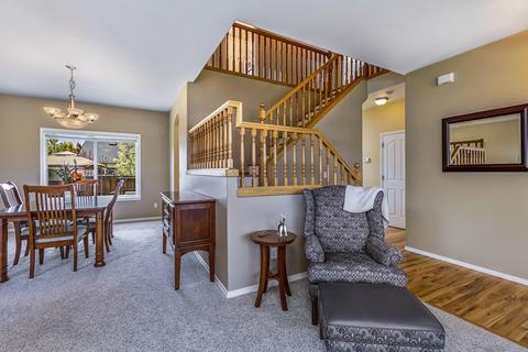 319 SE Springer Ct, Bend, OR 97702 photo 4