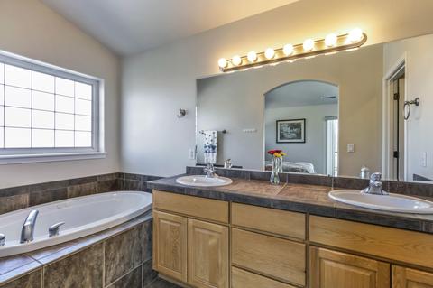 319 SE Springer Ct, Bend, OR 97702 photo 13