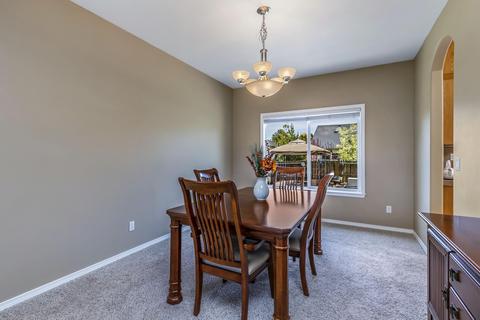 319 SE Springer Ct, Bend, OR 97702 photo 5