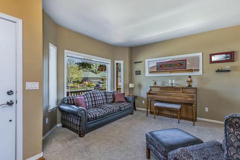 319 SE Springer Ct, Bend, OR 97702 photo 3