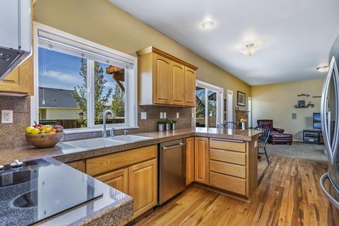 319 SE Springer Ct, Bend, OR 97702 photo 6