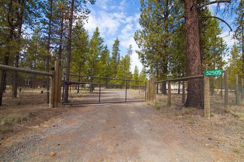 52505 Pine Dr, La Pine, OR 97739 photo 1