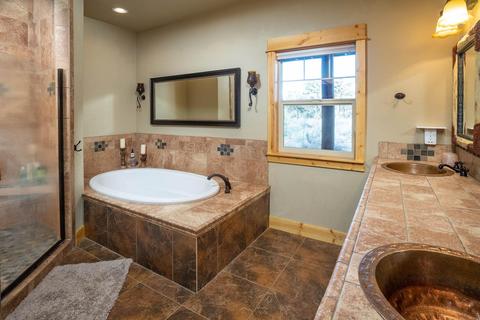 21916 Katie Dr, Bend, OR 97701 photo 11