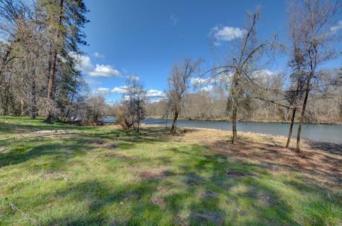 3182 Rogue River Dr, Eagle Point, OR 97524 photo 2