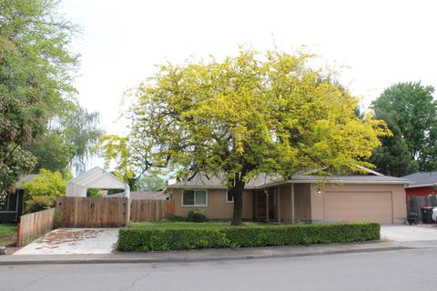 1115 Freeman Rd, Central Point, OR 97502 photo 1