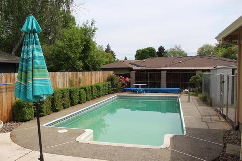 1115 Freeman Rd, Central Point, OR 97502 photo 4