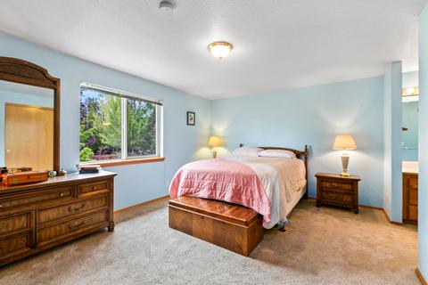 905 NE Locksley Dr, Bend, OR 97701 photo 11
