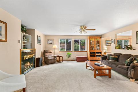 905 NE Locksley Dr, Bend, OR 97701 photo 5