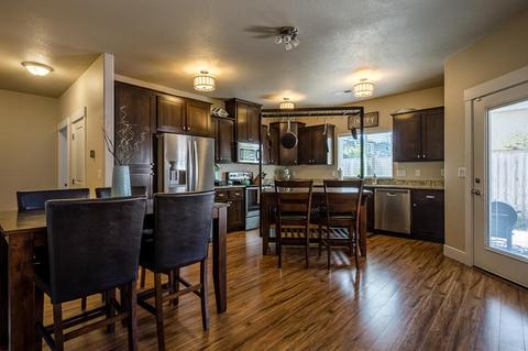 395 Live Oak Loop, Central Point, OR 97502 photo 7