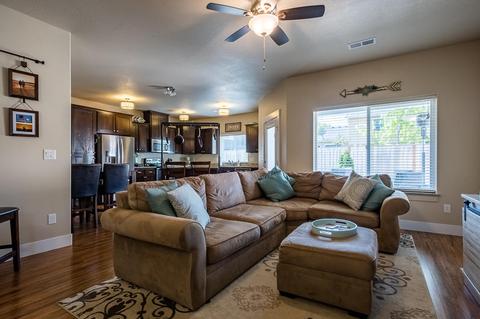 395 Live Oak Loop, Central Point, OR 97502 photo 5