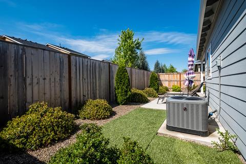 395 Live Oak Loop, Central Point, OR 97502 photo 27