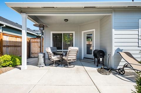 395 Live Oak Loop, Central Point, OR 97502 photo 24