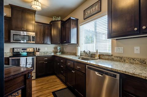395 Live Oak Loop, Central Point, OR 97502 photo 10