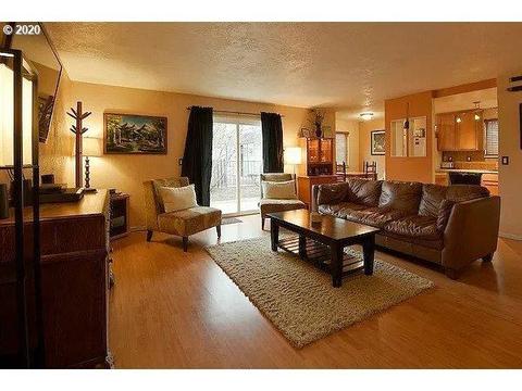 1630 SE Tempest Dr #9, Bend, OR 97702 photo 2