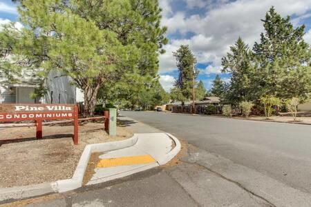 1630 SE Tempest Dr #9, Bend, OR 97702 photo 9
