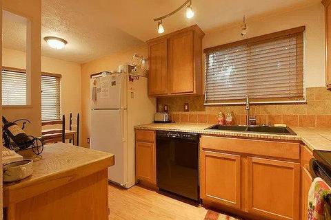 1630 SE Tempest Dr #9, Bend, OR 97702 photo 4