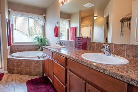 61644 Kaci Ln, Bend, OR 97702 photo 13