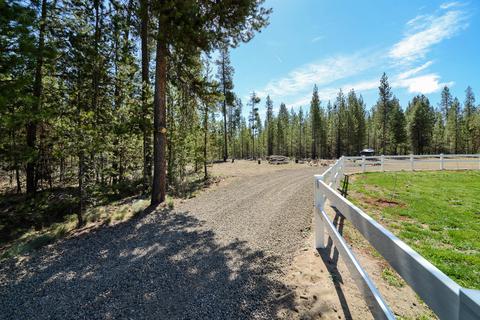 52160 Dustan Rd, La Pine, OR 97739 photo 3