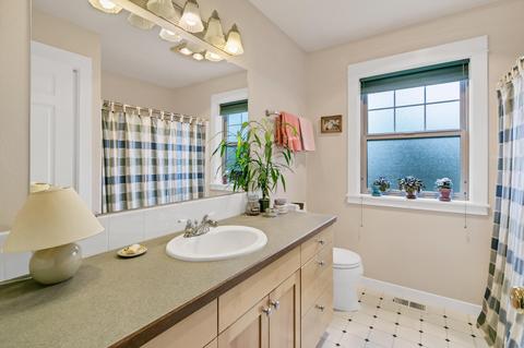 577 NE Brush Ct, Bend, OR 97701 photo 24