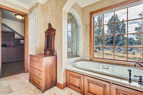 64355 Schibel Rd, Bend, OR 97703 photo 17