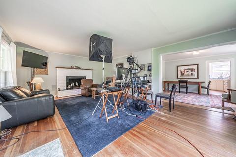 384 Helman St, Ashland, OR 97520 photo 4
