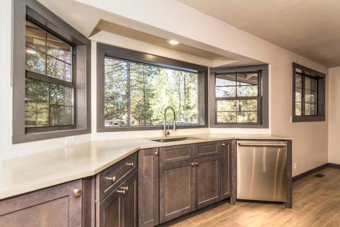 16739 Casper Dr, Bend, OR 97707 photo 9