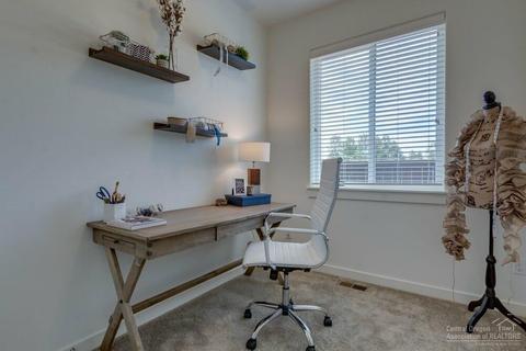 2402 NE Victor Pl, Bend, OR 97701 photo 8