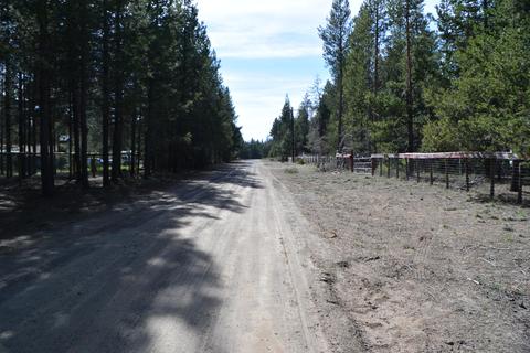 16084 Strawn Rd, La Pine, OR 97739 photo 2