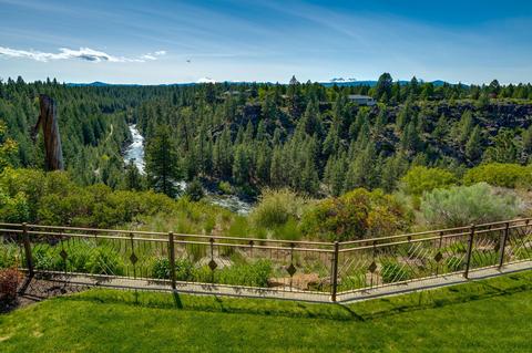 61273 Gorge View Ln, Bend, OR 97702 photo 2