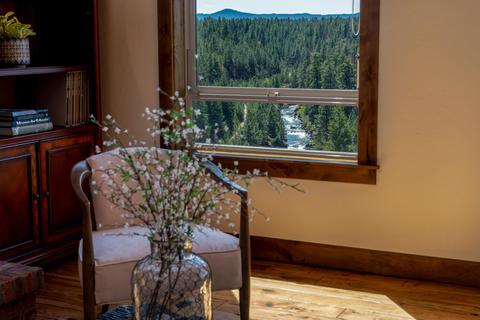 61273 Gorge View Ln, Bend, OR 97702 photo 8