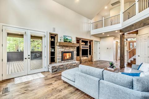 61975 Fall Creek Loop, Bend, OR 97702 photo 8